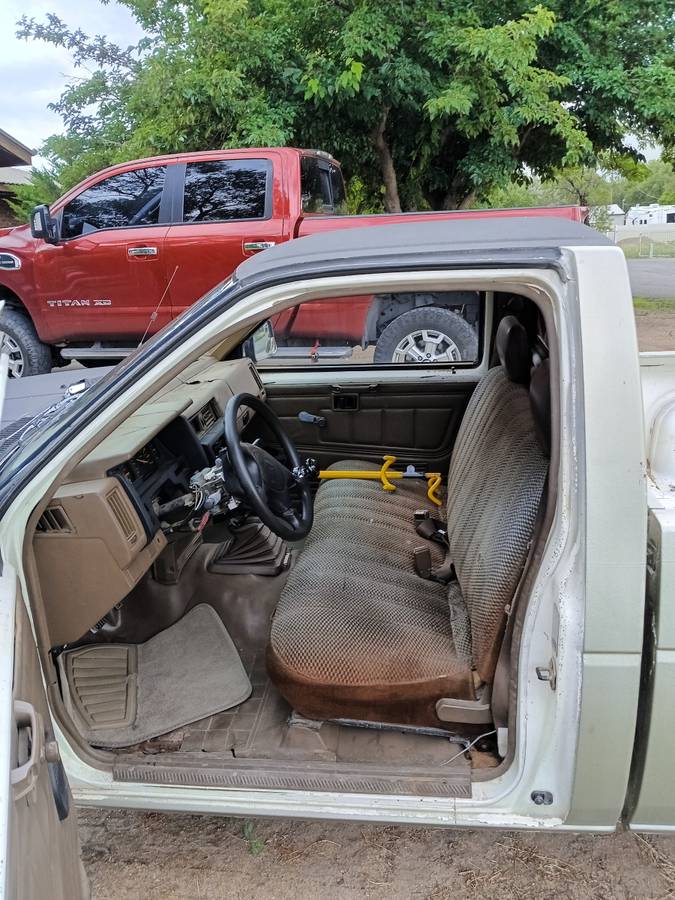 Nissan-d21-hardbody-1986-orange-6
