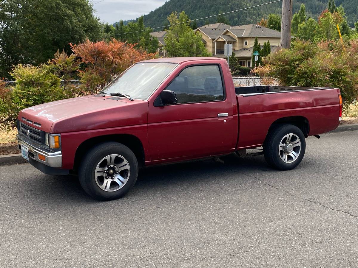 Nissan-d21-hardbody-1992-red-1