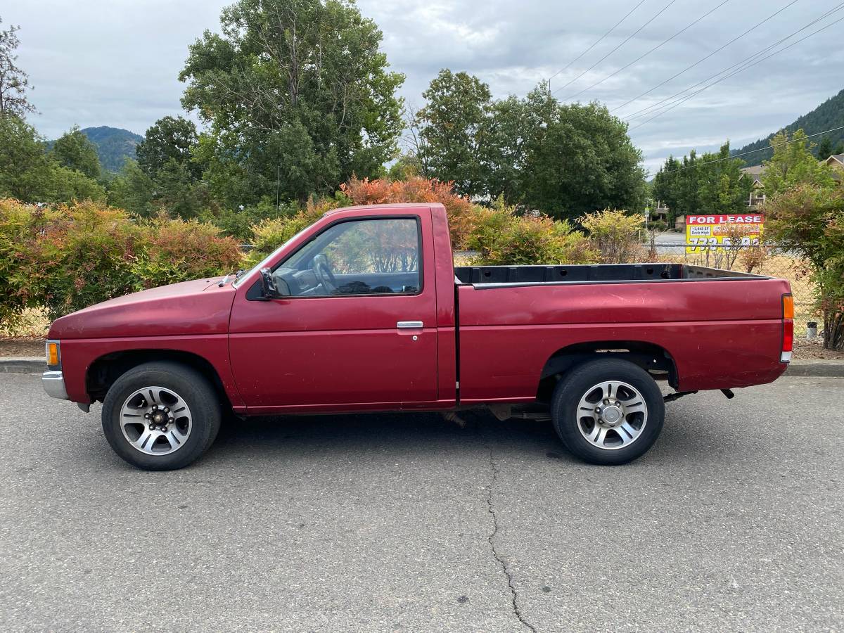 Nissan-d21-hardbody-1992-red-4