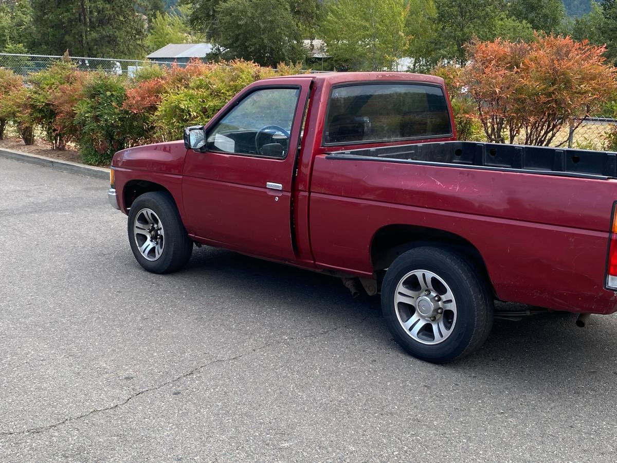 Nissan-d21-hardbody-1992-red-7