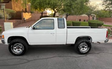 Nissan-d21-hardbody-1994-white