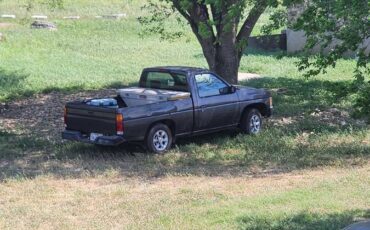 Nissan-d21-pickup-1995-grey-1