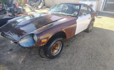 Nissan-datsun-240-1972-9