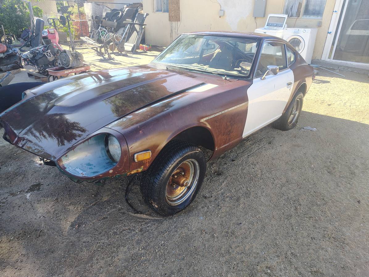 Nissan-datsun-240-1972-9