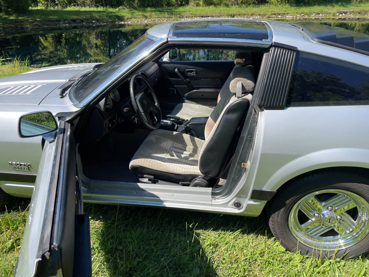 Nissan-datsun-280-zx-turbo-1982-silver-12