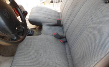 Nissan-frontier-1989-3