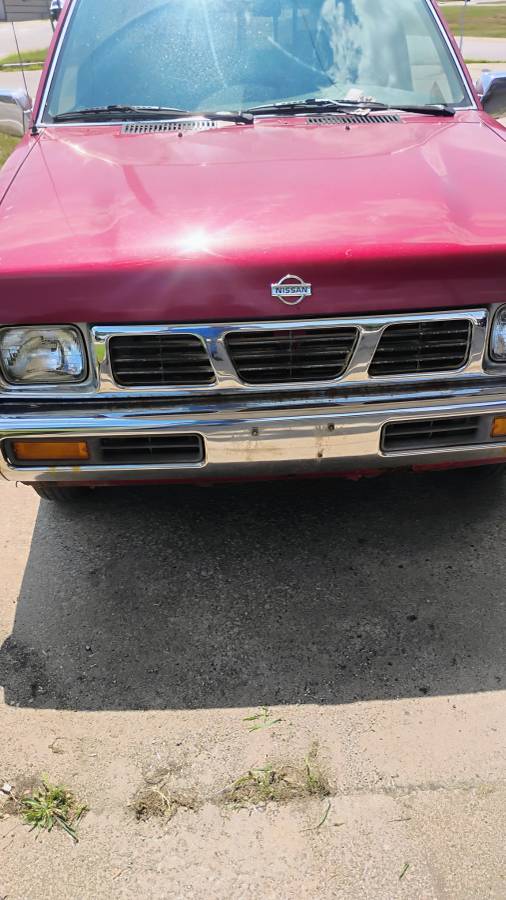 Nissan-frontier-1995-red-2