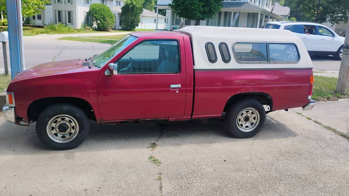 Nissan-frontier-1995-red