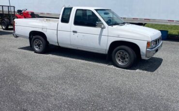 Nissan-frontier-king-cab-1995-white-2