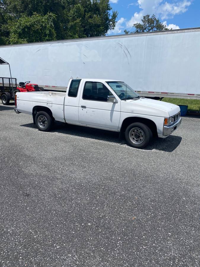 Nissan-frontier-king-cab-1995-white-2