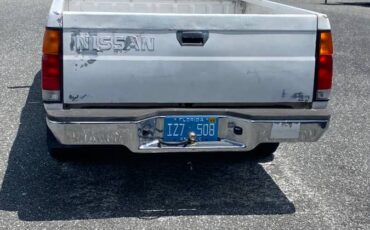 Nissan-frontier-king-cab-1995-white-3