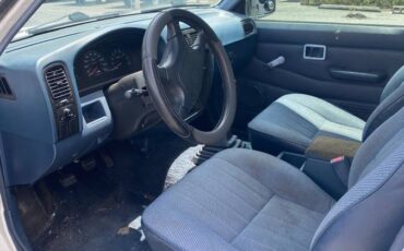 Nissan-frontier-king-cab-1995-white-6
