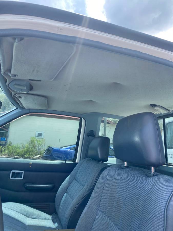 Nissan-frontier-king-cab-1995-white-7
