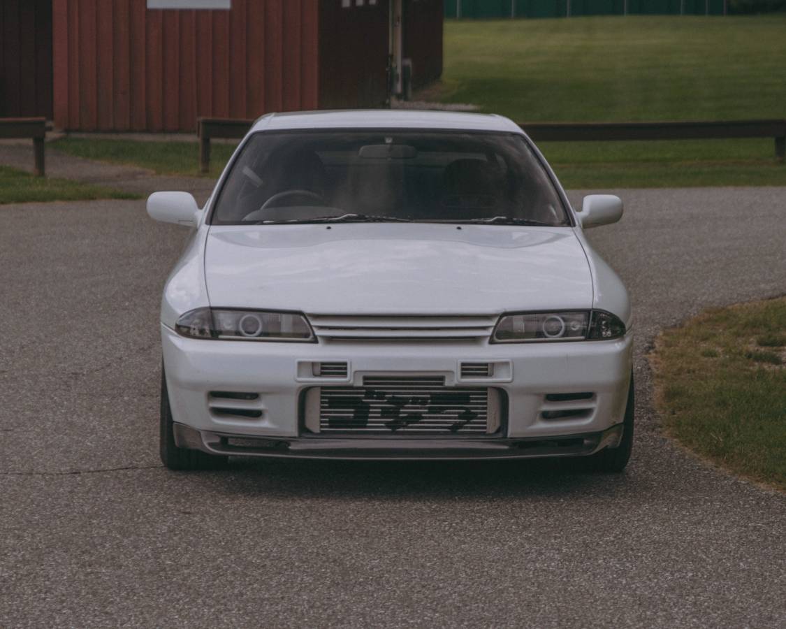 Nissan-gt-r-1990-white