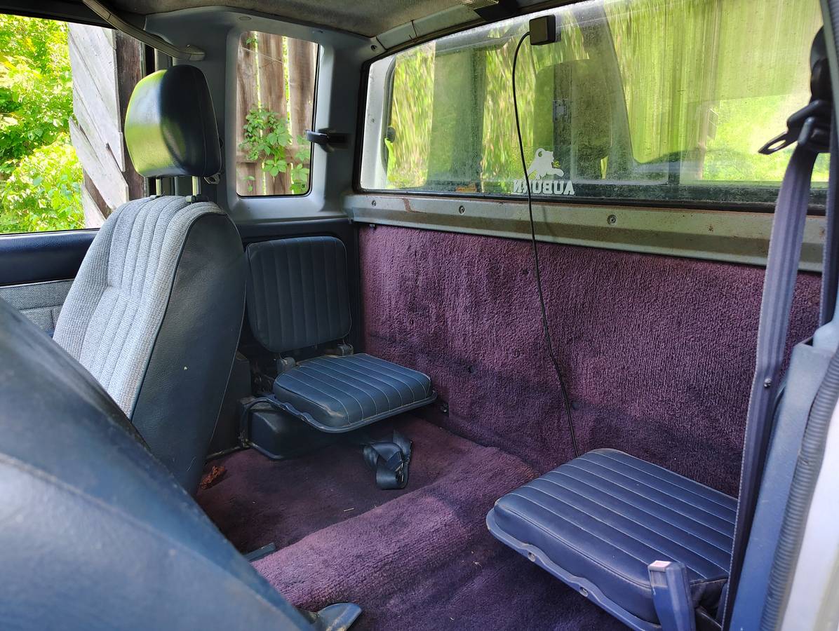 Nissan-hardbody-1987-custom-11