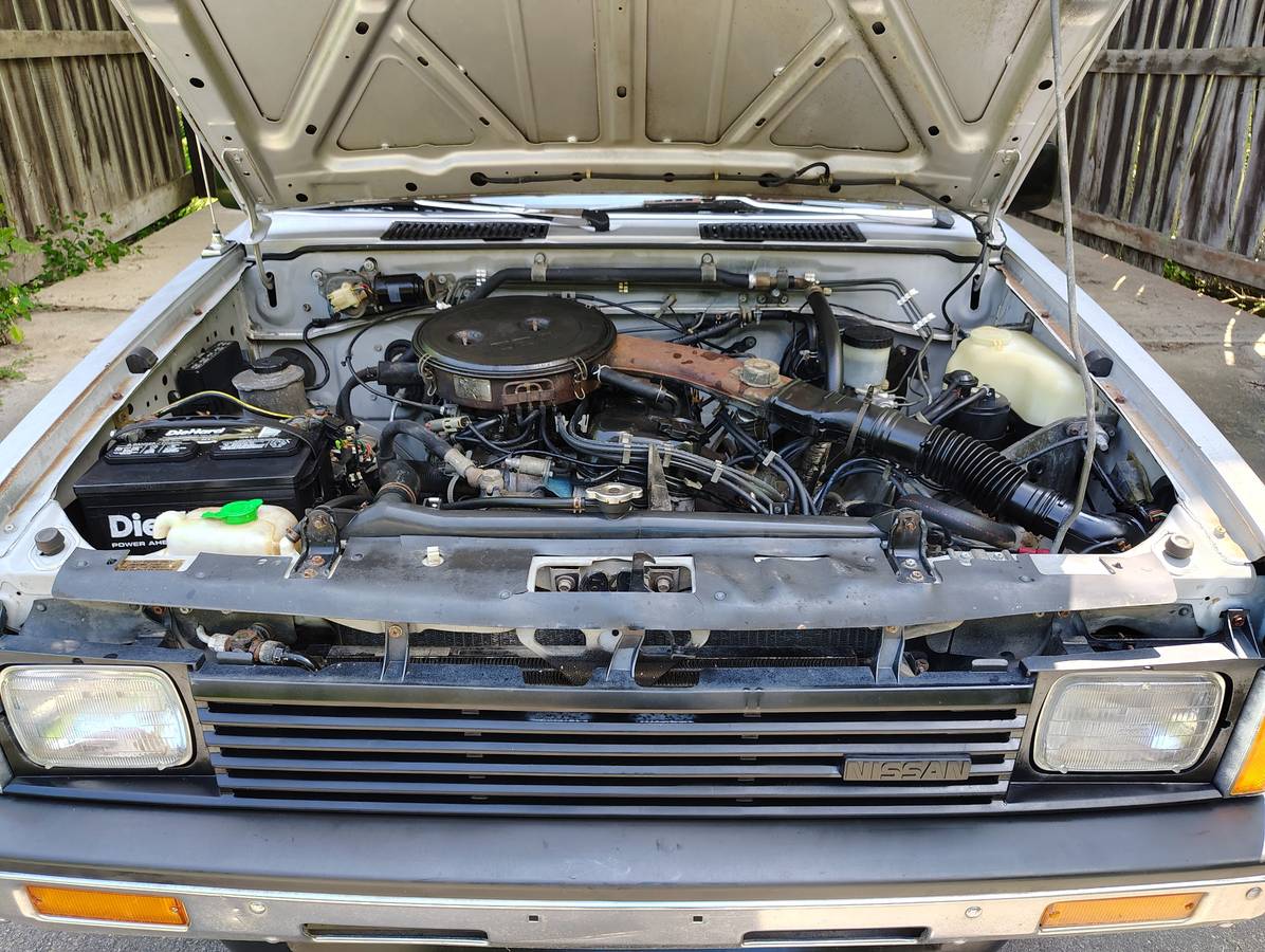 Nissan-hardbody-1987-custom-15