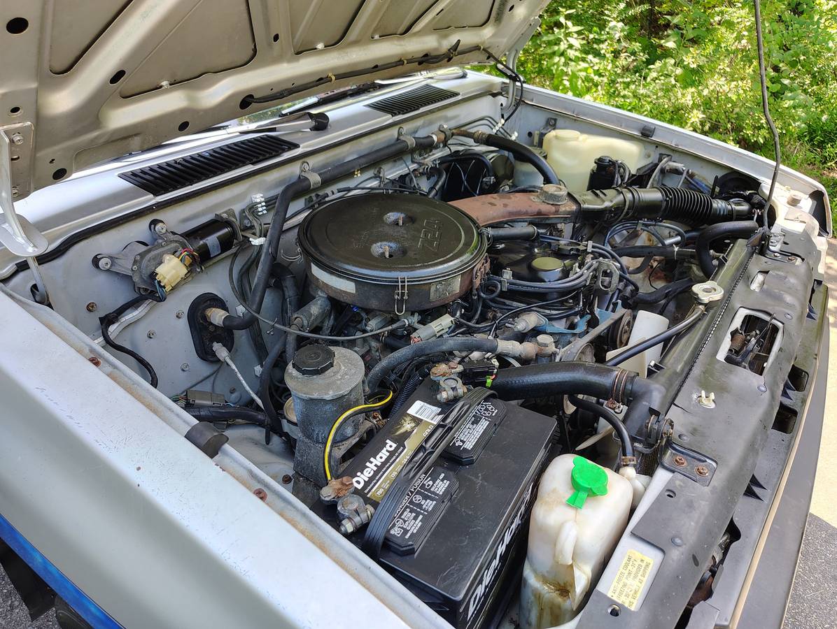 Nissan-hardbody-1987-custom-17