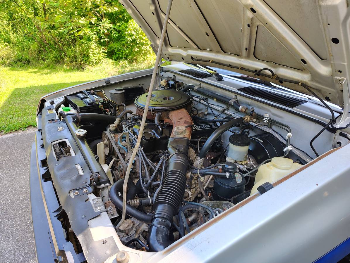 Nissan-hardbody-1987-custom-18