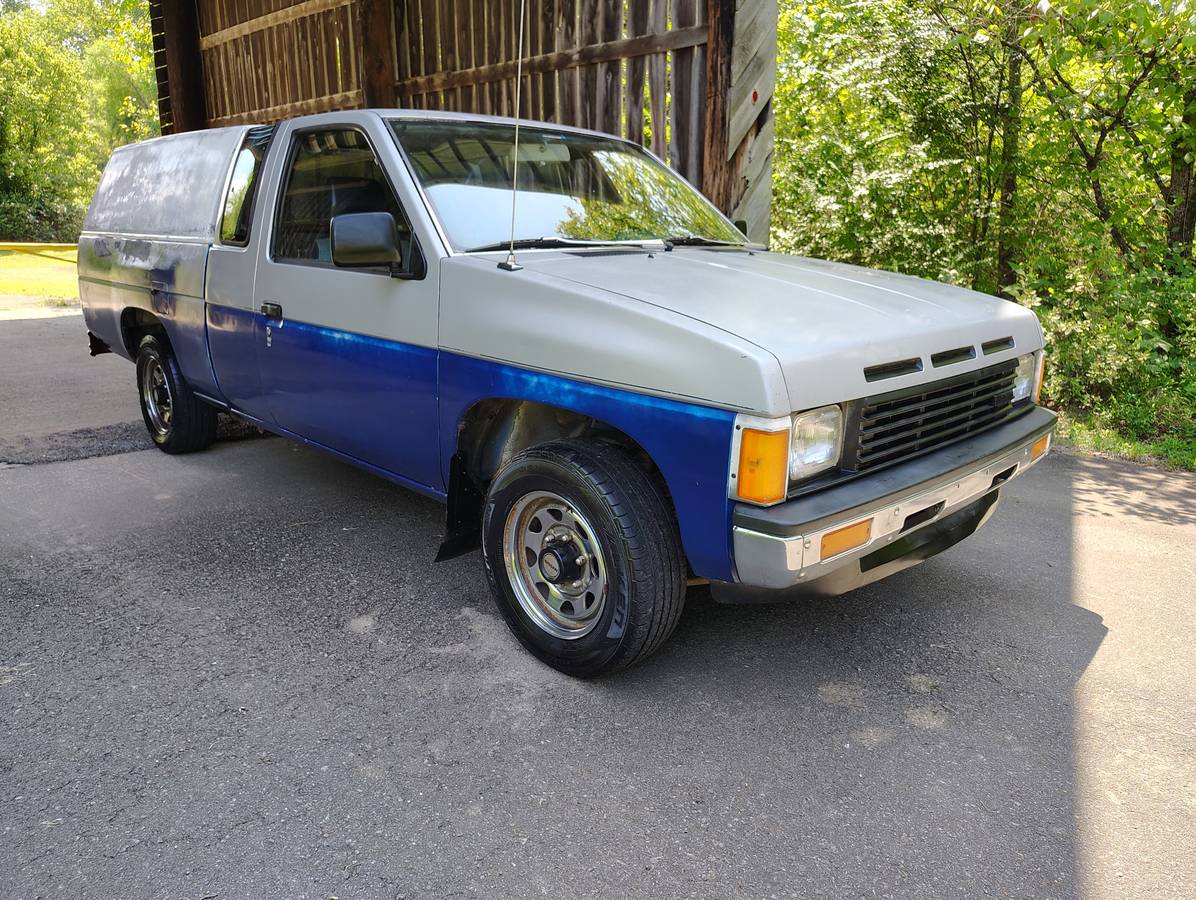 Nissan-hardbody-1987-custom-2