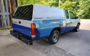 Nissan-hardbody-1987-custom-3