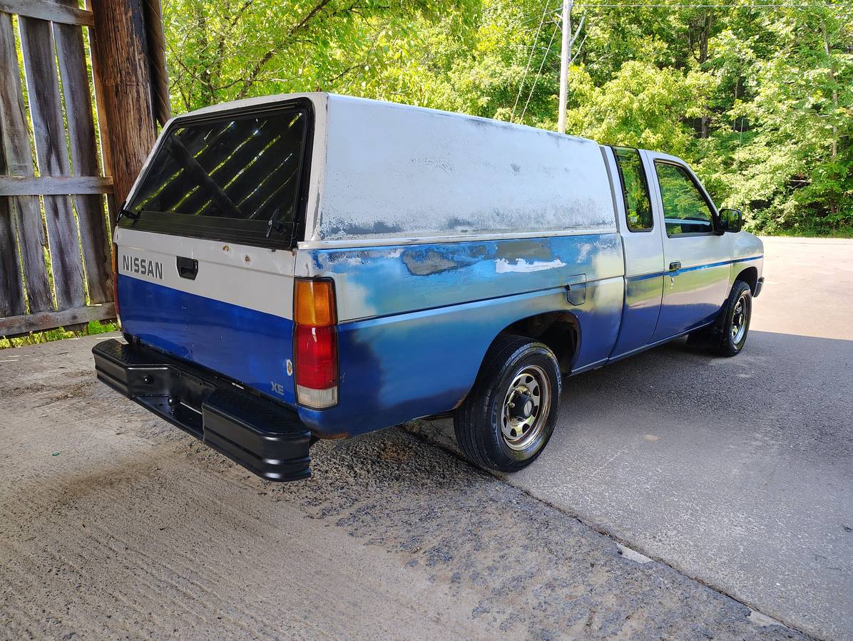 Nissan-hardbody-1987-custom-3