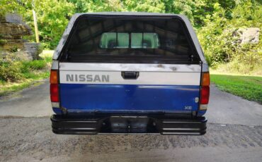Nissan-hardbody-1987-custom-4