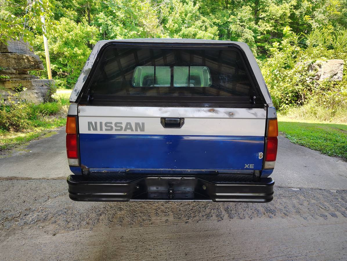Nissan-hardbody-1987-custom-4