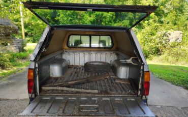 Nissan-hardbody-1987-custom-5