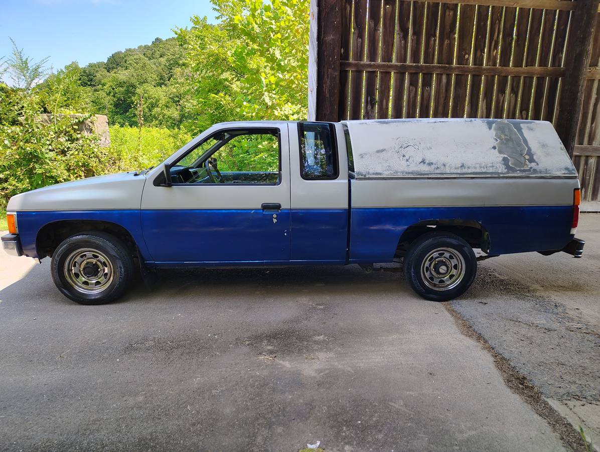 Nissan-hardbody-1987-custom-8