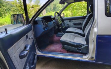 Nissan-hardbody-1987-custom-9