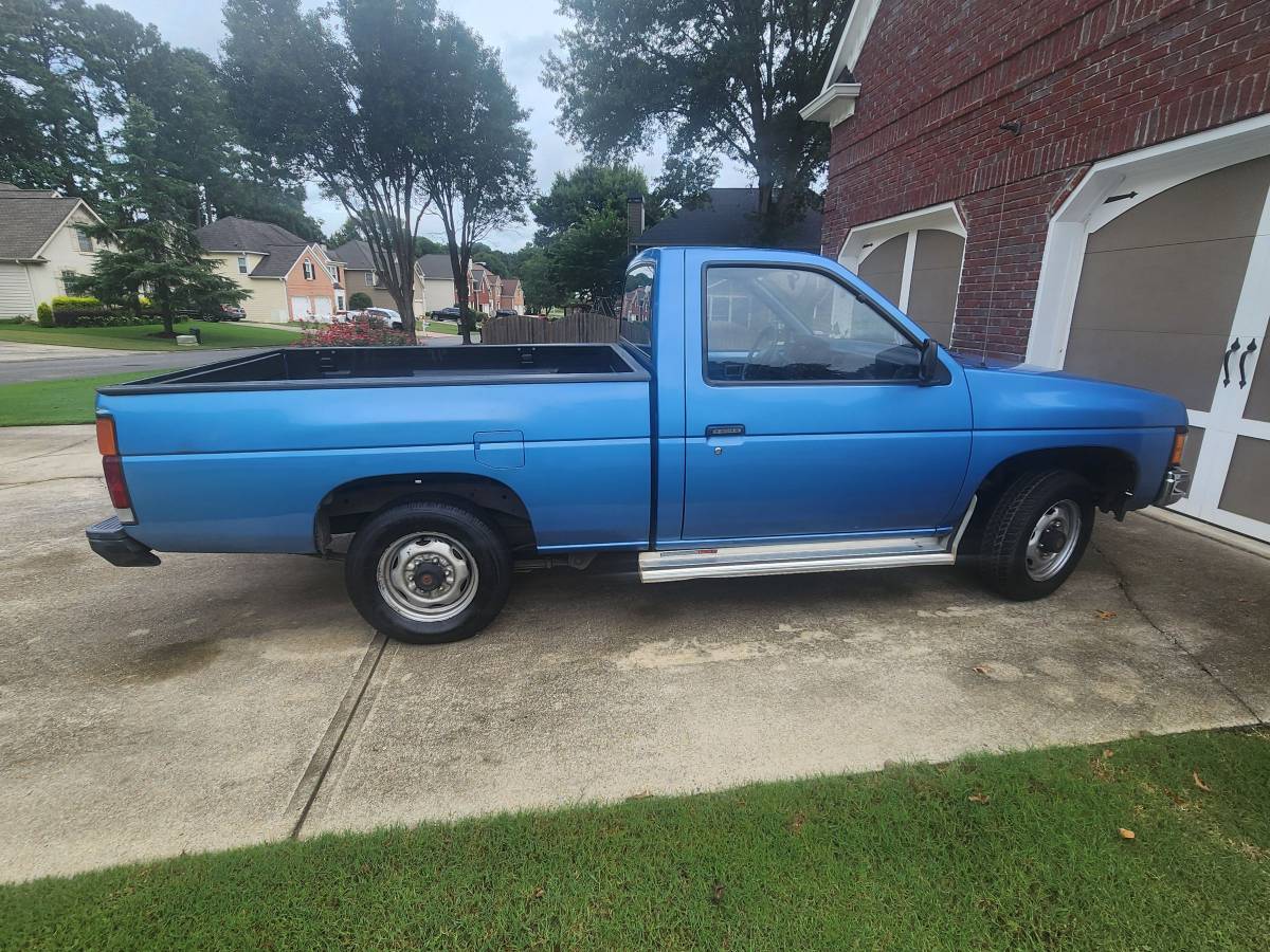 Nissan-hardbody-1989-blue