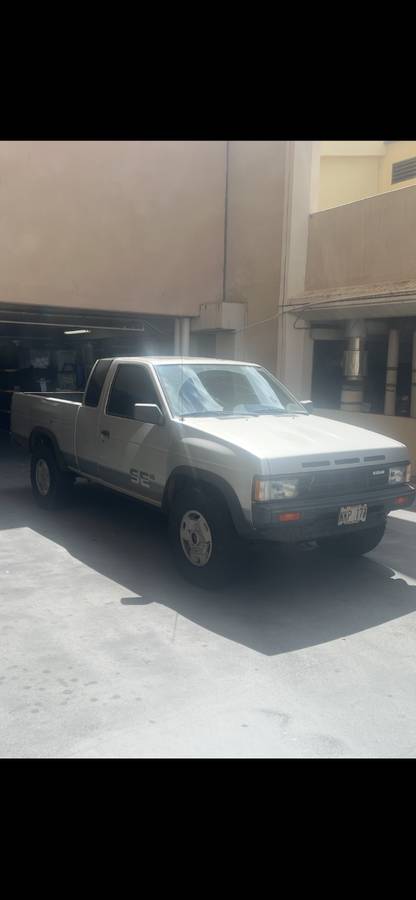 Nissan-hardbody-pickup-1989-grey-2