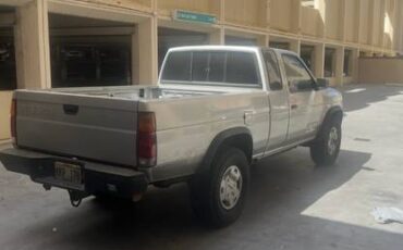 Nissan-hardbody-pickup-1989-grey