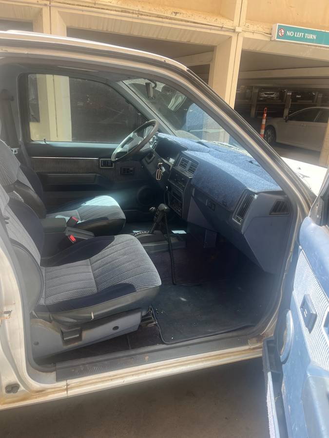 Nissan-hardbody-pickup-1989-grey-5