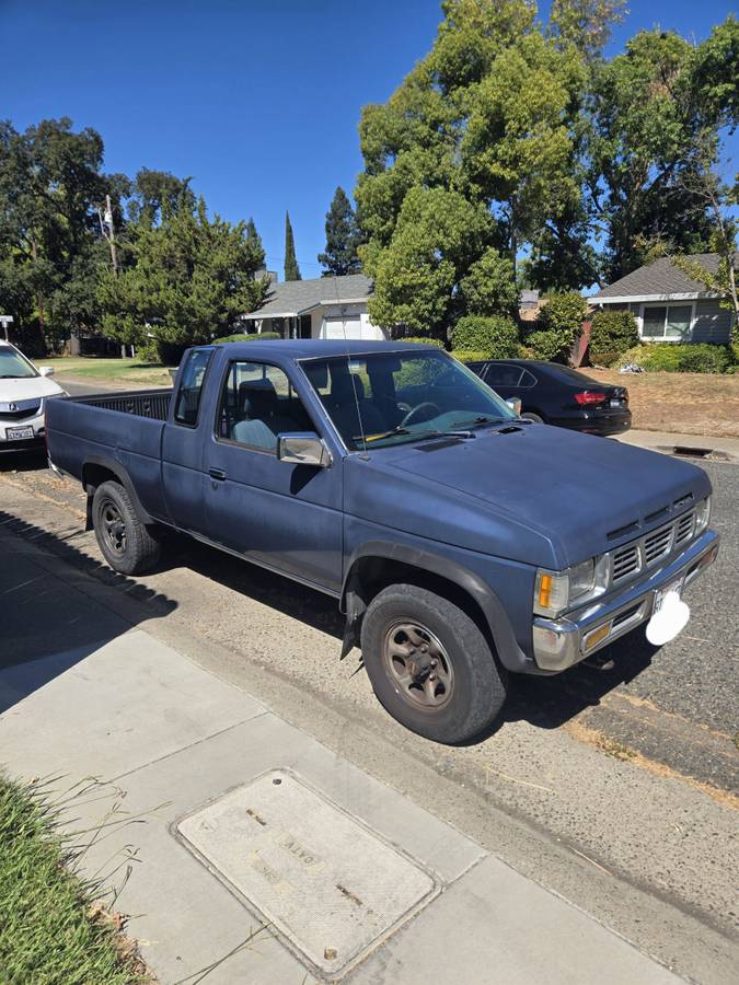 Nissan-hardbody-pickup-1994-blue