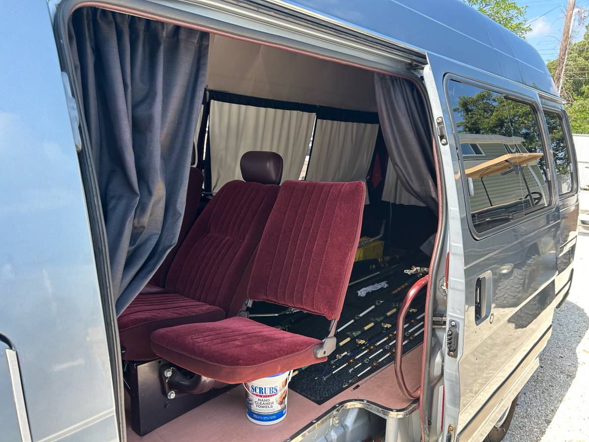 Nissan-homy-diesel-1990-blue-13