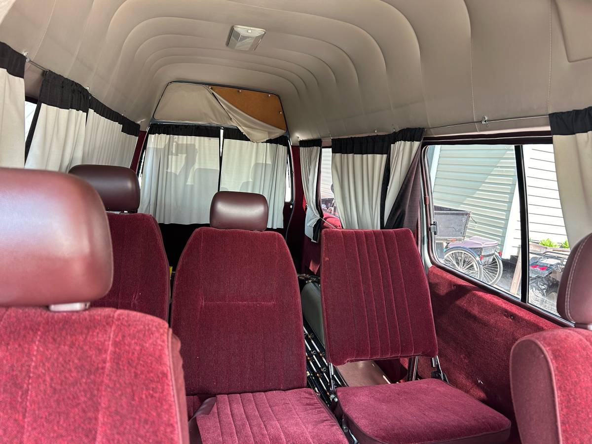 Nissan-homy-diesel-1990-blue-3
