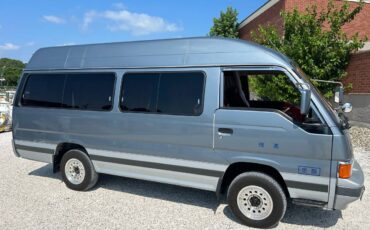 Nissan-homy-diesel-1990-blue