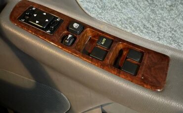 Nissan-laurel-1995-11