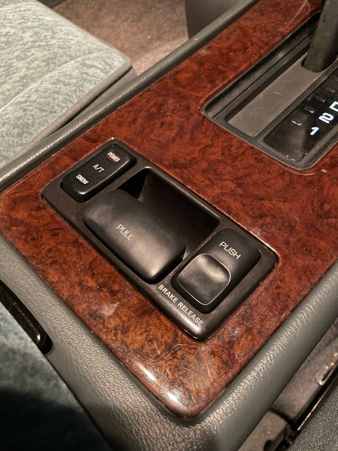 Nissan-laurel-1995-12