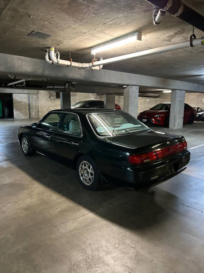 Nissan-laurel-1995-3