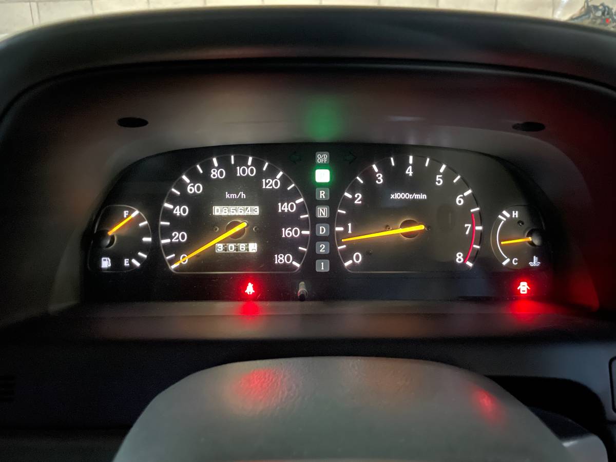 Nissan-laurel-1995-8