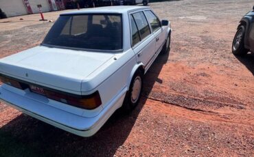 Nissan-maxima-1988-white-3
