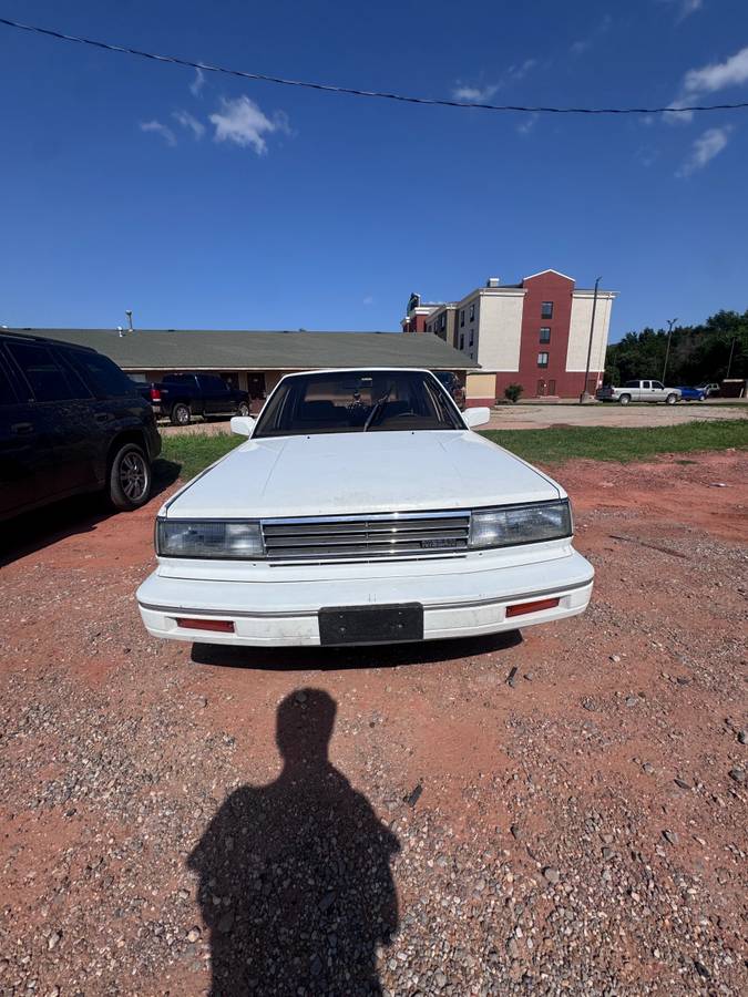 Nissan-maxima-1988-white-6