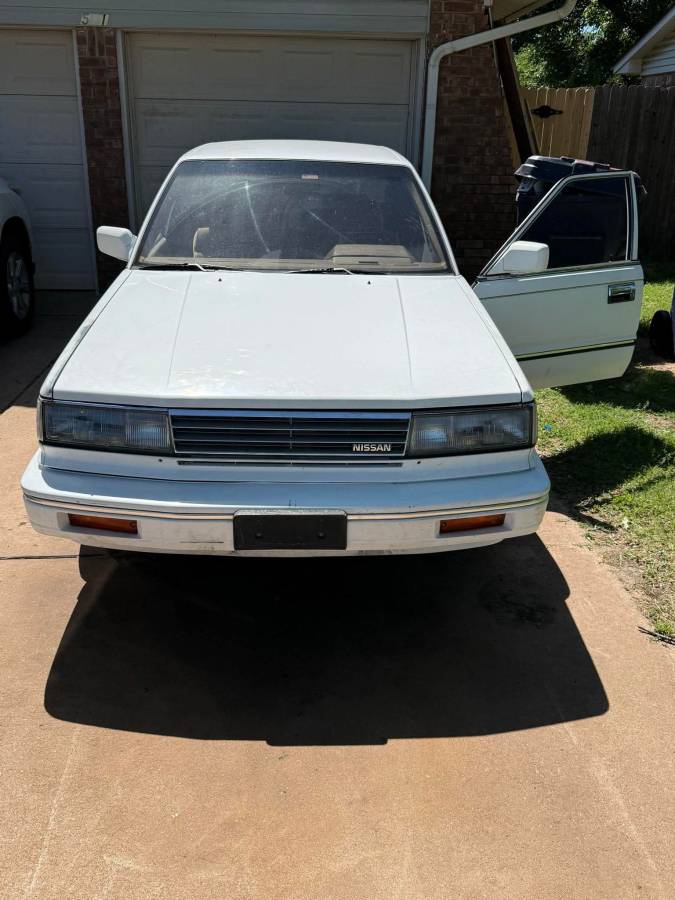 Nissan-maxima-1988-white-8
