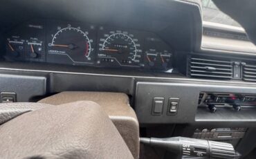 Nissan-maxima-1988-white-9