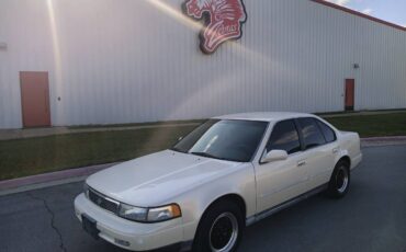 Nissan-maxima-1991-white-1