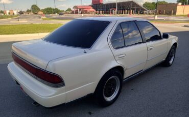 Nissan-maxima-1991-white-5
