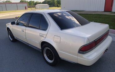 Nissan-maxima-1991-white-6