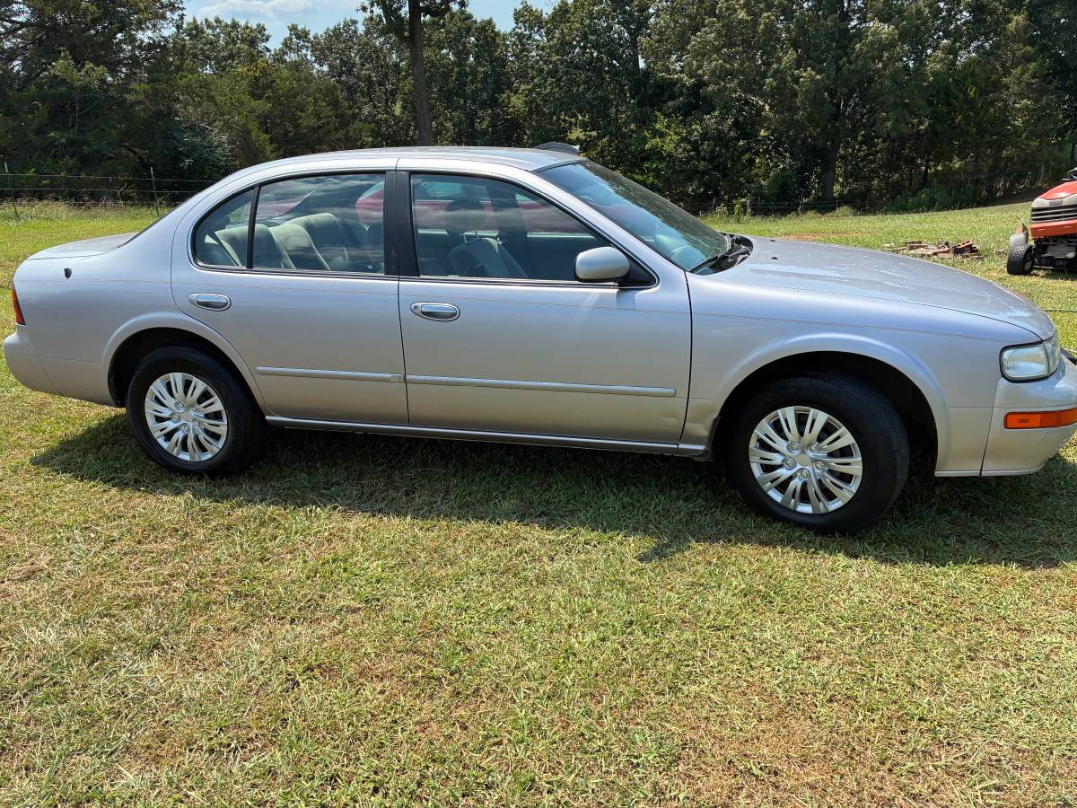 Nissan-maxima-1995-silver-2